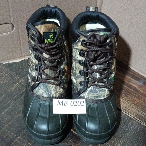 Shoes - Picture 4 of 4